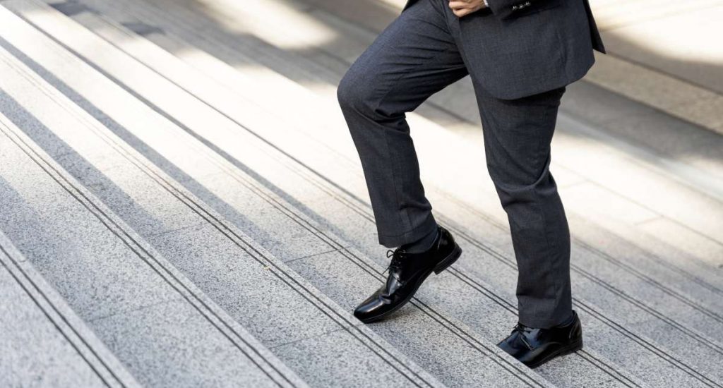businessman-walking-stepping-1200